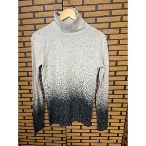 Athleta Flurry Base Layer Ombré  White And Black‎ Turtleneck Size Large